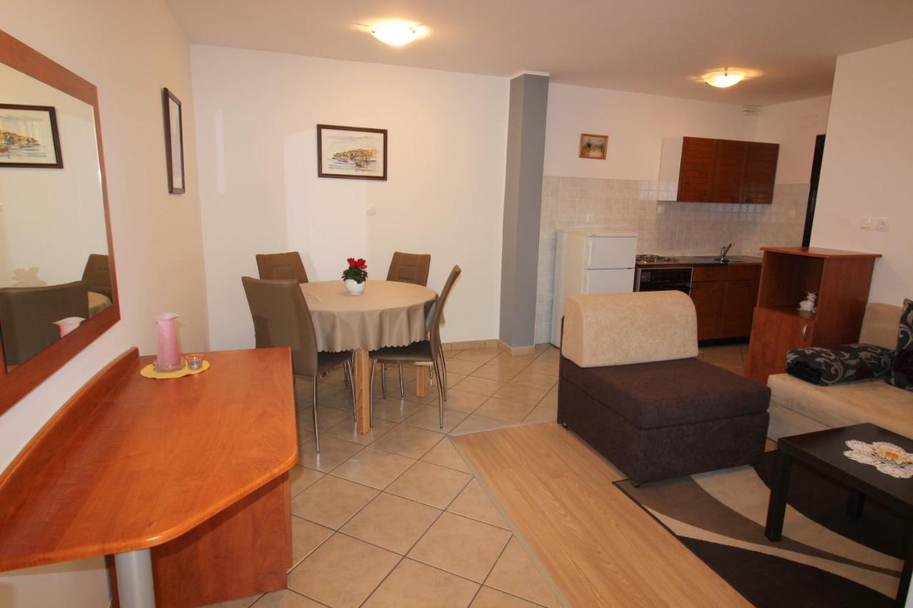 Ferienwohnung Gogo 2+2 Novigrad Istria Exterior foto