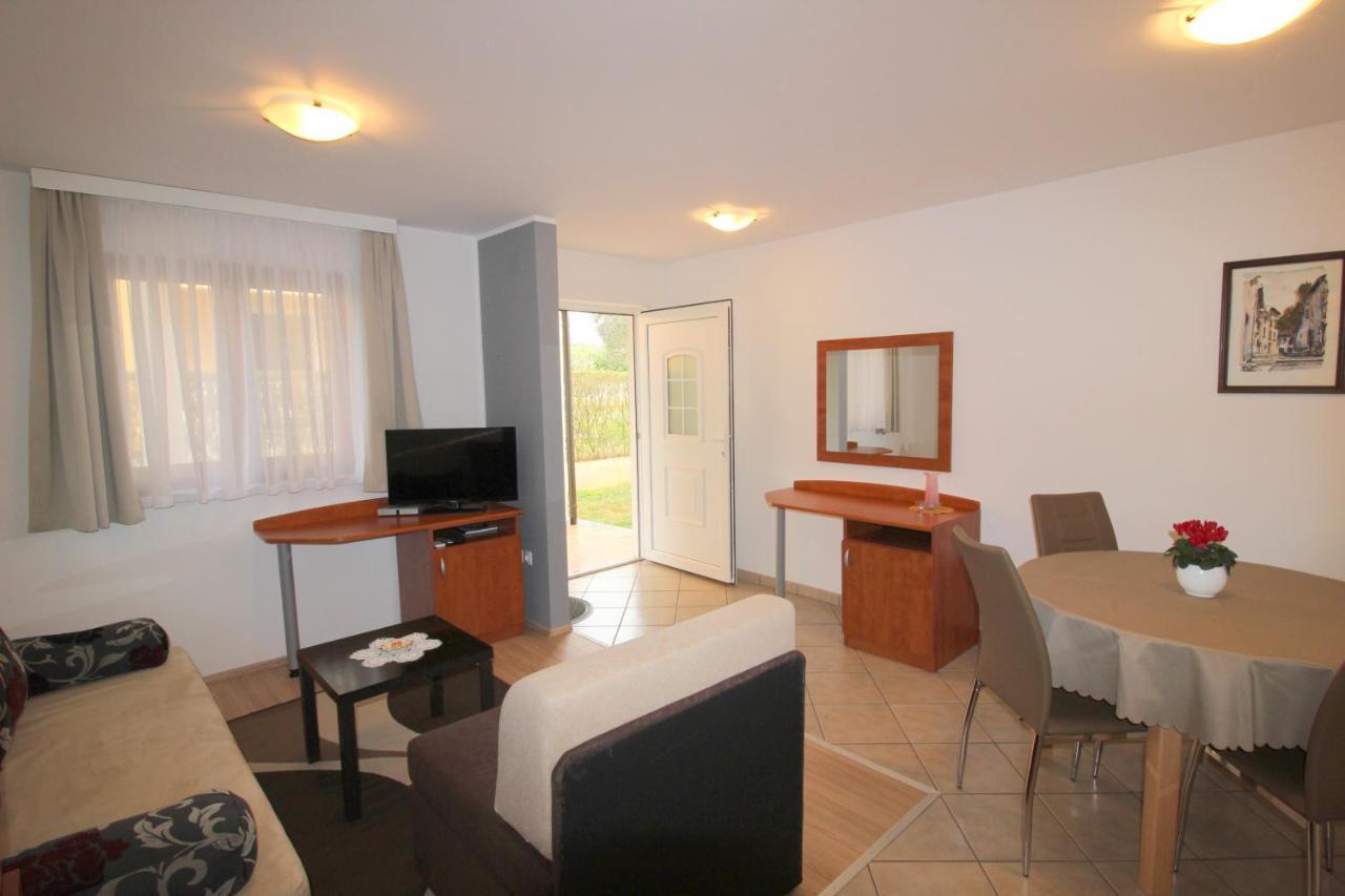 Ferienwohnung Gogo 2+2 Novigrad Istria Exterior foto